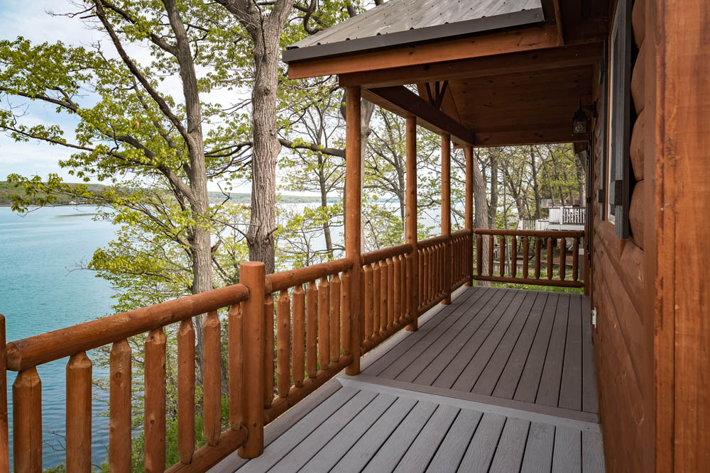Lakefront Cottage deck